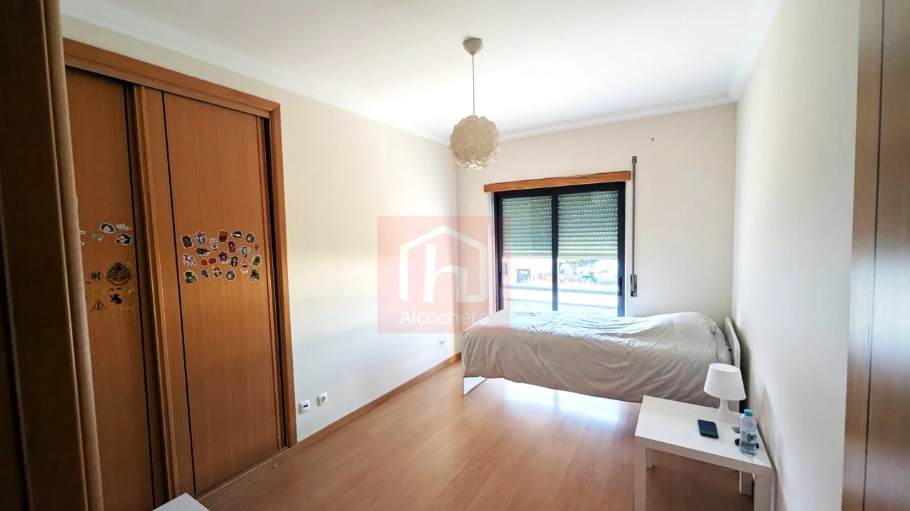 Apartamento T3 para Venda em Alcochete Foto 4
