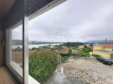 Moradia T3 para Venda em Reboreda e Nogueira