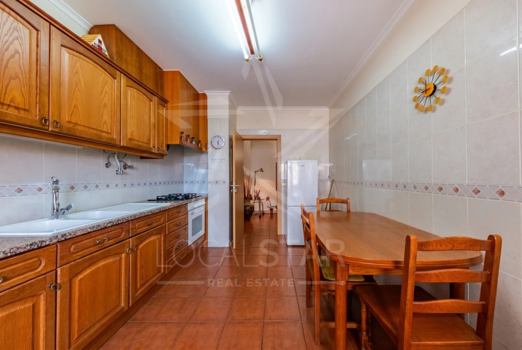 Apartamento T3 para Venda em Alcobaça e Vestiaria Foto 9