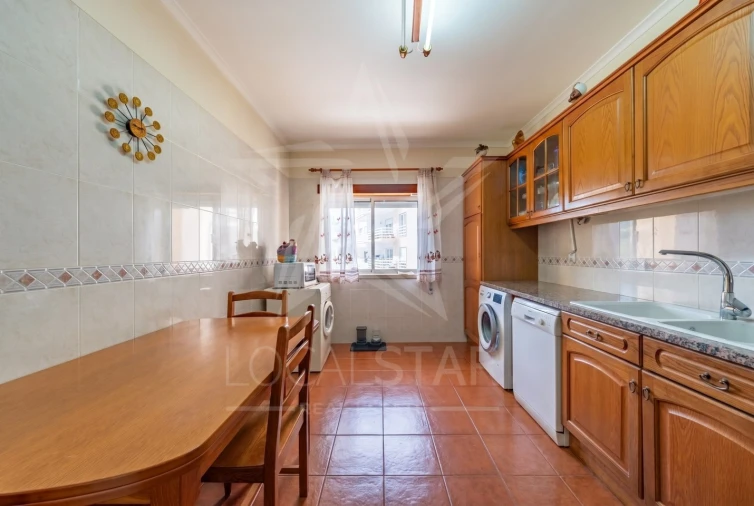 Apartamento T3 para Venda em Alcobaça e Vestiaria Foto 8