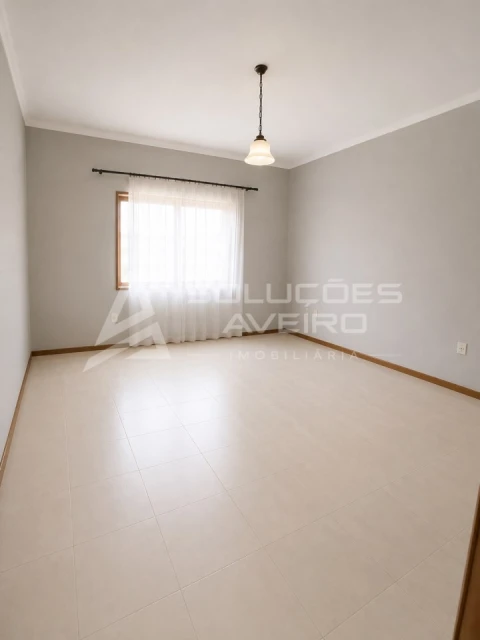 Moradia T6 para Venda em Fermentelos