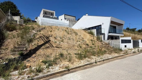 Terreno para Venda em Vialonga