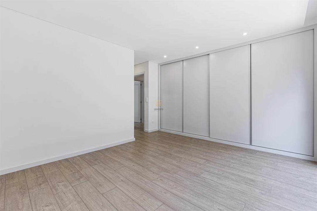 Apartamento T2 para Venda em Cedofeita, Santo Ildefonso, Sé, Miragaia, São Nicolau e Vitória Foto 17