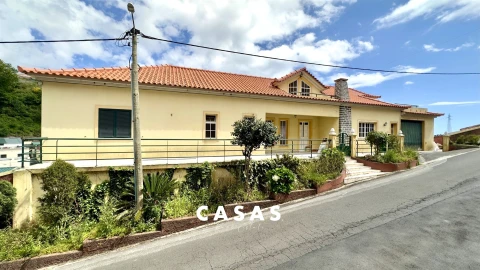 Moradia T3 para Venda em Canhas