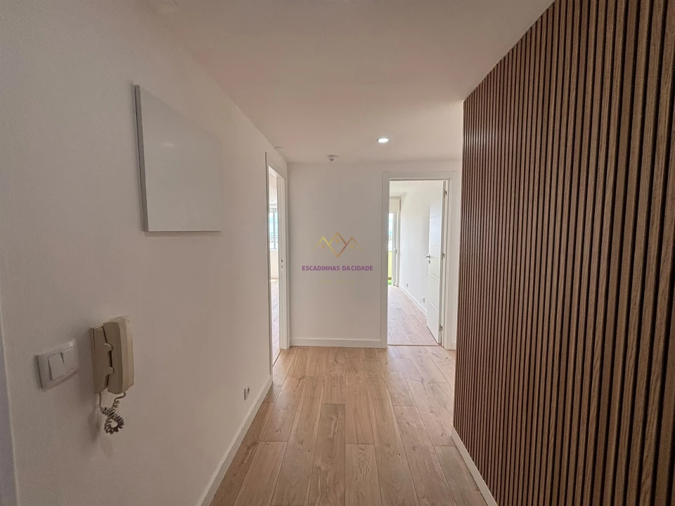 Apartamento T2 para Venda em Póvoa de Santa Iria e Forte da Casa Foto 1