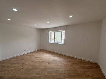 Apartamento T2 para Venda em Póvoa de Santa Iria e Forte da Casa