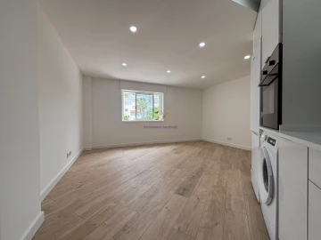 Apartamento T2 para Venda em Póvoa de Santa Iria e Forte da Casa