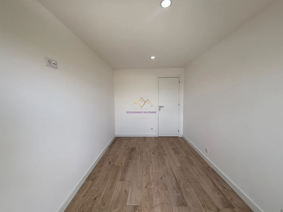 Apartamento T2 para Venda em Póvoa de Santa Iria e Forte da Casa Foto 13