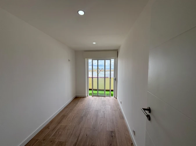 Apartamento T2 para Venda em Póvoa de Santa Iria e Forte da Casa Foto 16
