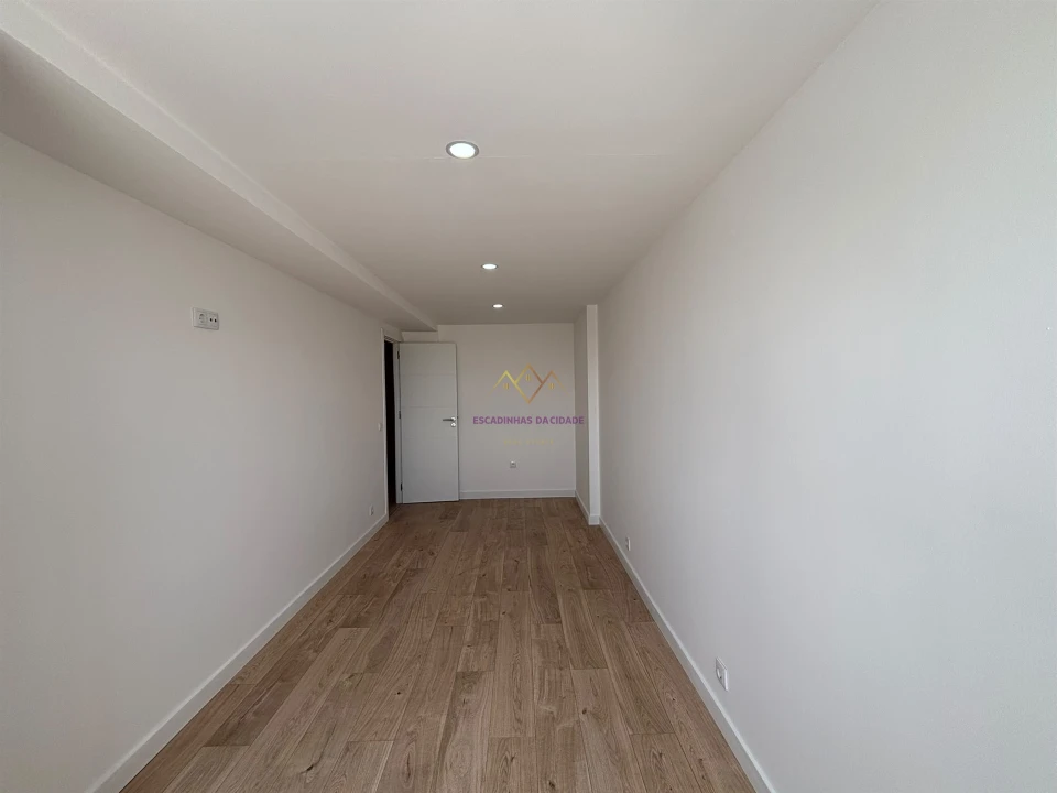 Apartamento T2 para Venda em Póvoa de Santa Iria e Forte da Casa Foto 15