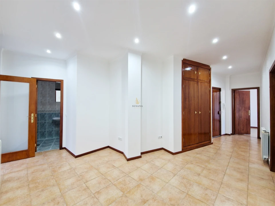 Apartamento T2 para Venda em Viseu Foto 11