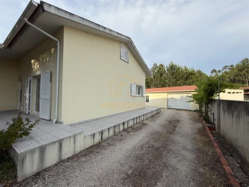 Moradia T3 para Venda em Bom Sucesso