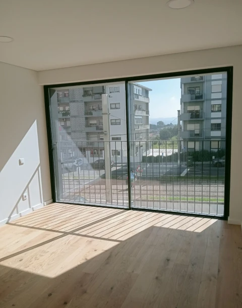 Apartamento T2 para Arrendamento em Santa Marinha e São Pedro da Afurada