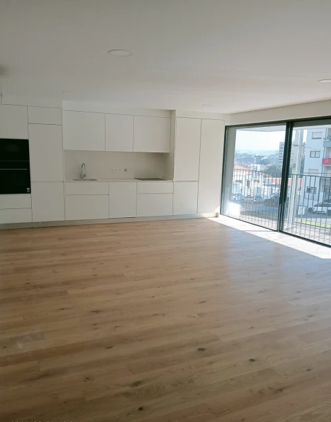 Apartamento T2 para Arrendamento em Santa Marinha e São Pedro da Afurada