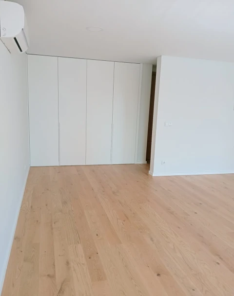 Apartamento T2 para Arrendamento em Santa Marinha e São Pedro da Afurada