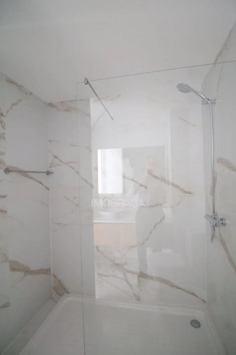 Apartamento T2 para Venda em Real, Dume e Semelhe