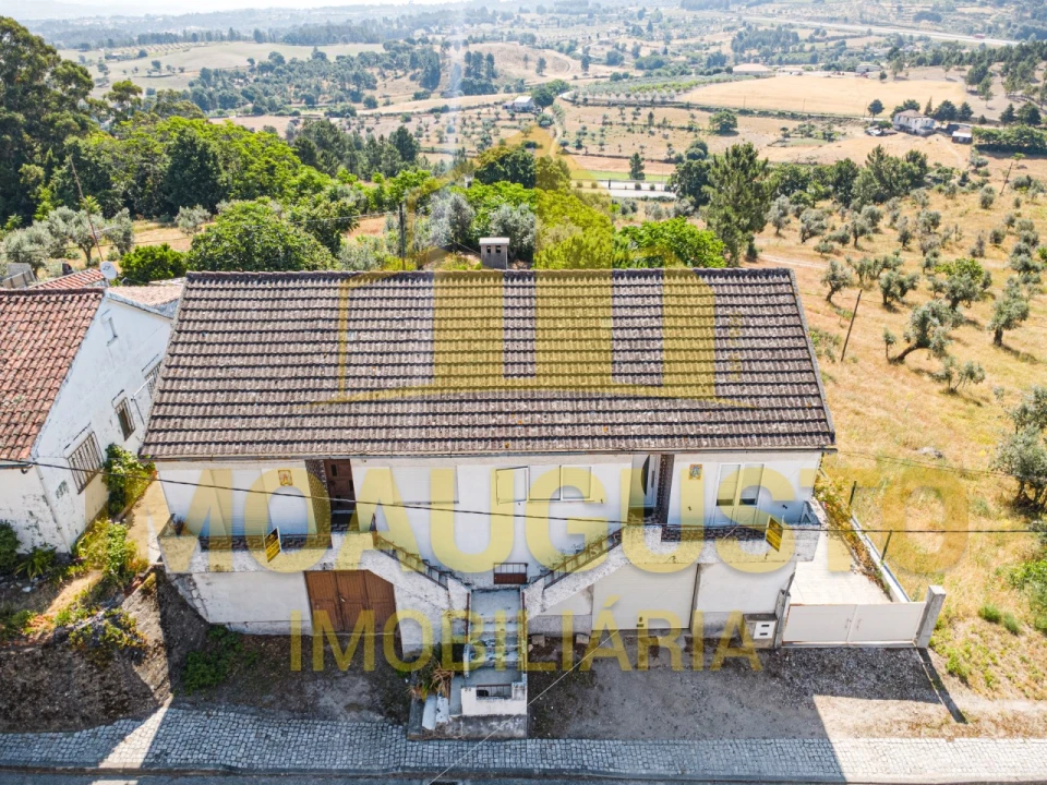 Moradia T4 para Venda em São Pedro e Santa Maria e Vila Boa do Mondego Foto 1