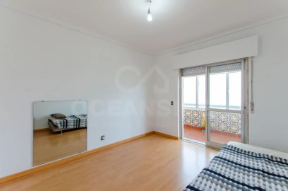 Apartamento T3 para Venda em Oeiras e São Julião da Barra, Paço de Arcos e Caxias