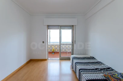 Apartamento T3 para Venda em Oeiras e São Julião da Barra, Paço de Arcos e Caxias