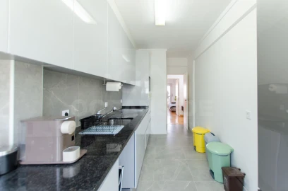 Apartamento T3 para Venda em Oeiras e São Julião da Barra, Paço de Arcos e Caxias