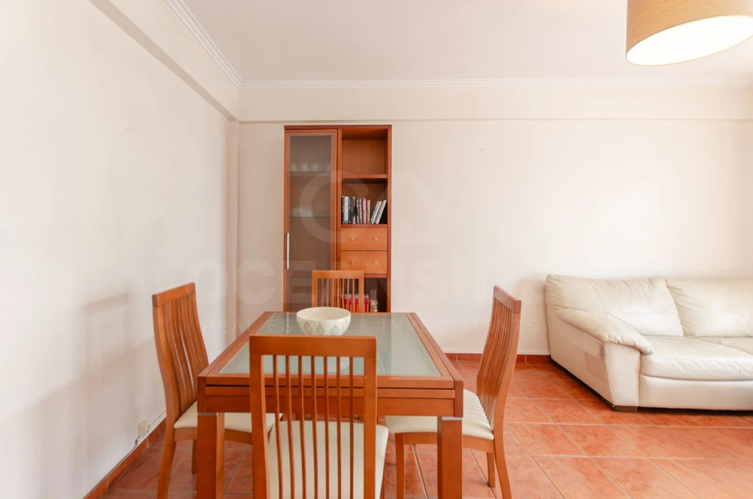 Apartamento T2 para Venda em Barcarena Foto 3