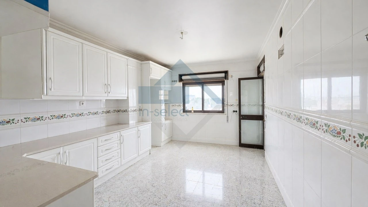 Apartamento T4 para Venda em Loule (São Sebastião) Foto 14