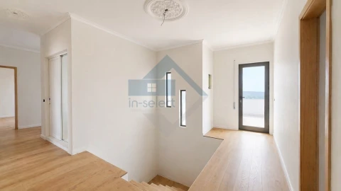 Apartamento T4 para Venda em Loule (São Sebastião)