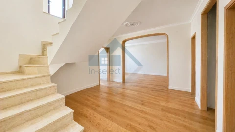 Apartamento T4 para Venda em Loule (São Sebastião)