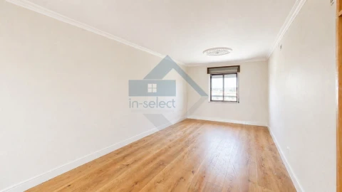 Apartamento T4 para Venda em Loule (São Sebastião)