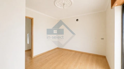 Apartamento T4 para Venda em Loule (São Sebastião)