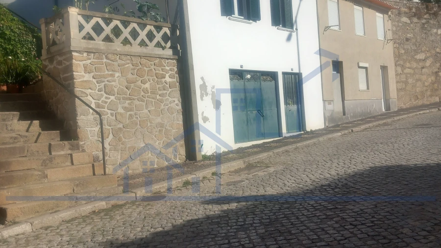 Moradia T3 para Venda em Torre de Moncorvo