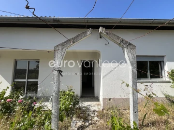 Moradia T3 para Venda em Rio de Couros e Casal dos Bernardos