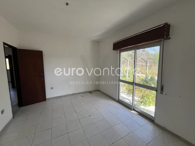 Moradia T3 para Venda em Rio de Couros e Casal dos Bernardos Foto 13