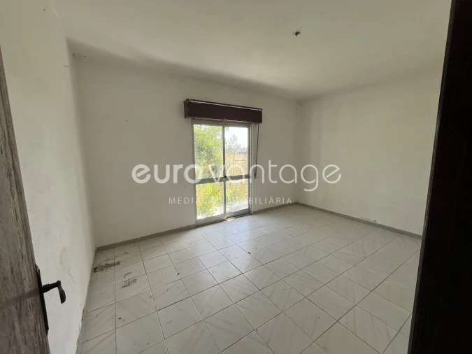 Moradia T3 para Venda em Rio de Couros e Casal dos Bernardos Foto 12