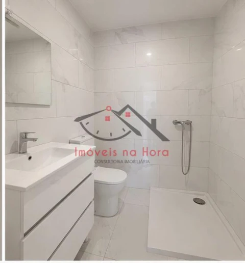 Apartamento T1 para Venda em Águas Livres