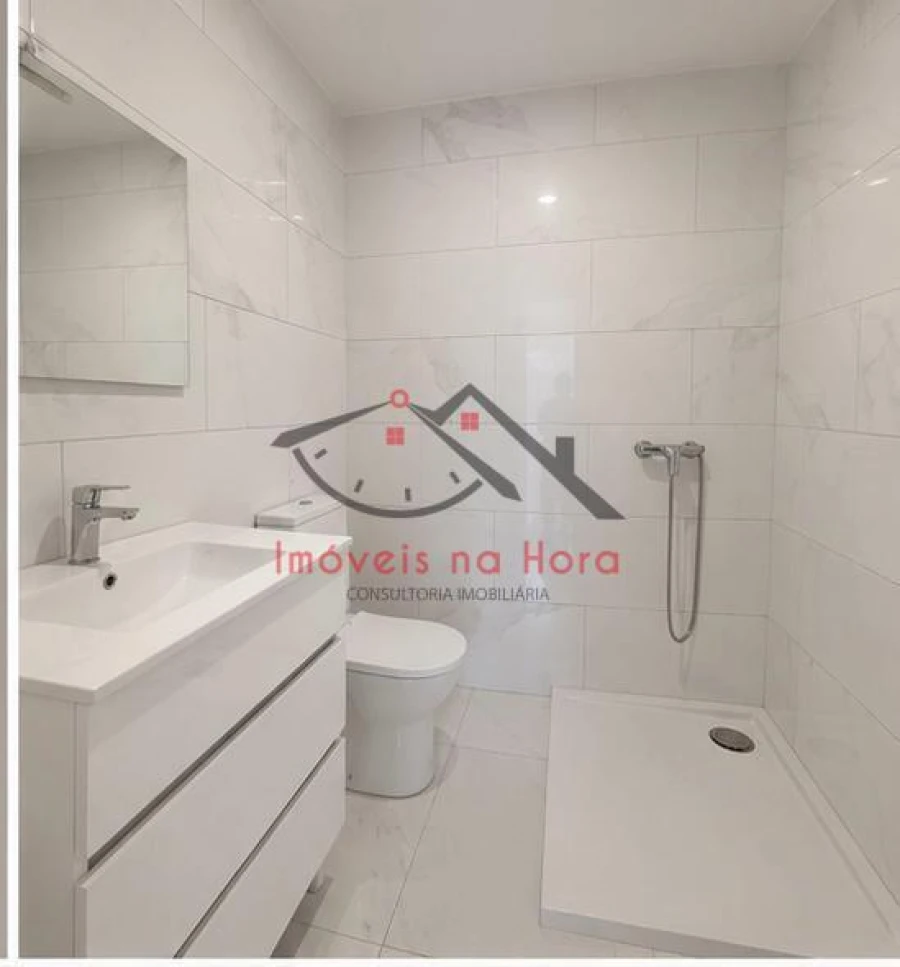Apartamento T1 para Venda em Águas Livres Foto 8
