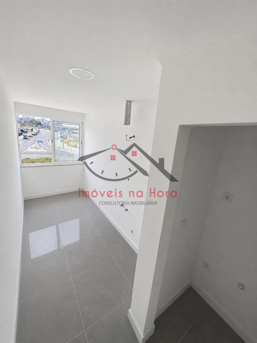 Apartamento T1 para Venda em Águas Livres Foto 7