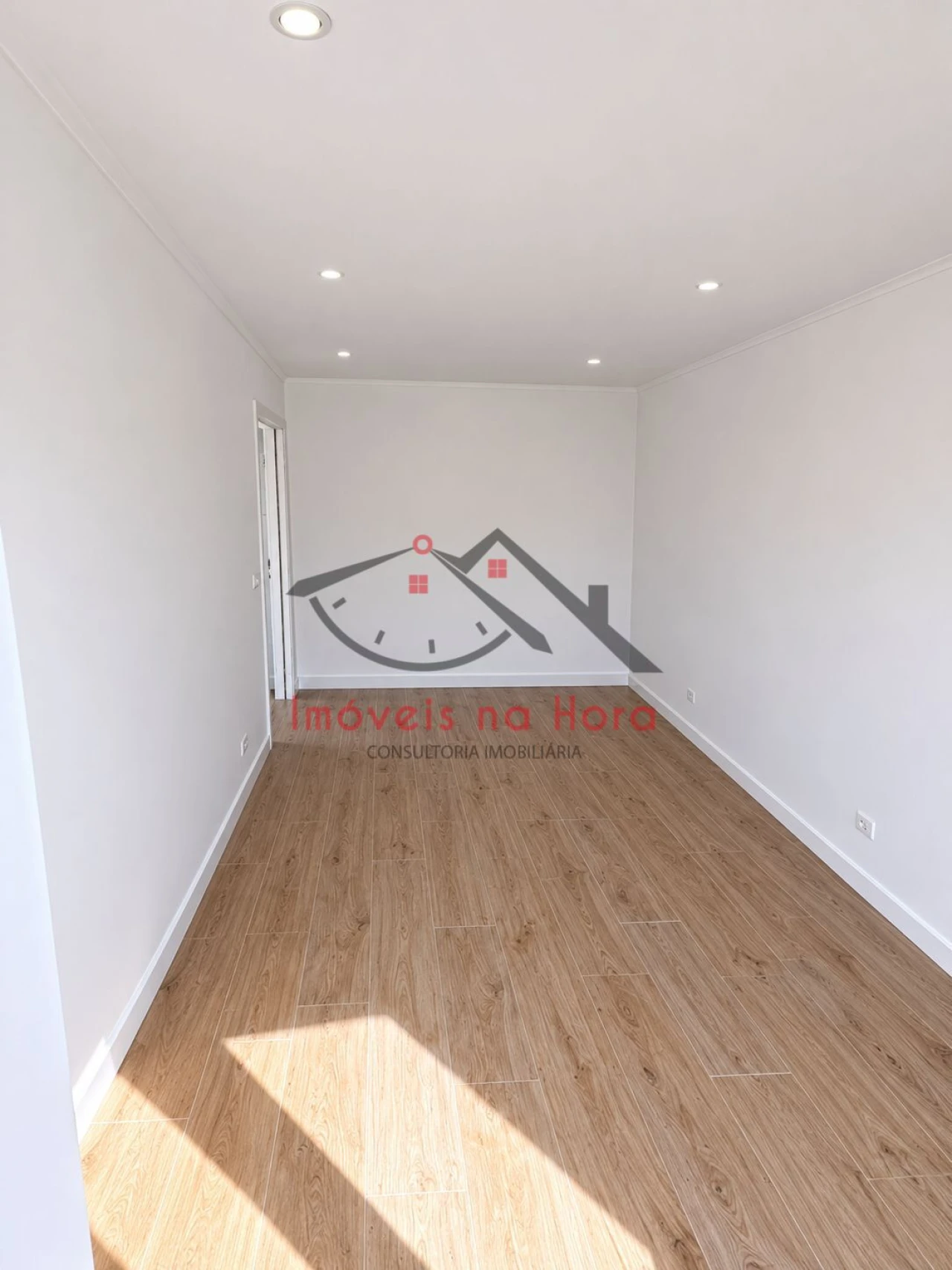 Apartamento T1 para Venda em Águas Livres Foto 6