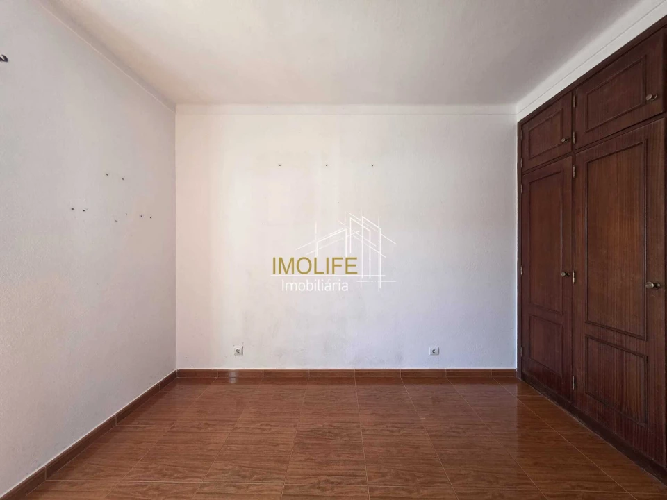 Apartamento T2 para Venda em Montargil Foto 9