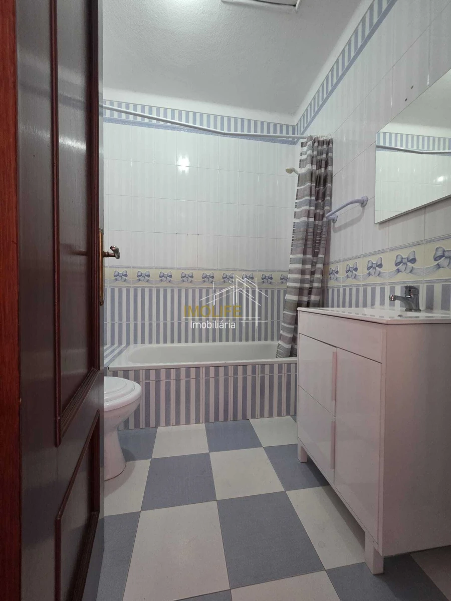 Apartamento T2 para Venda em Montargil Foto 13