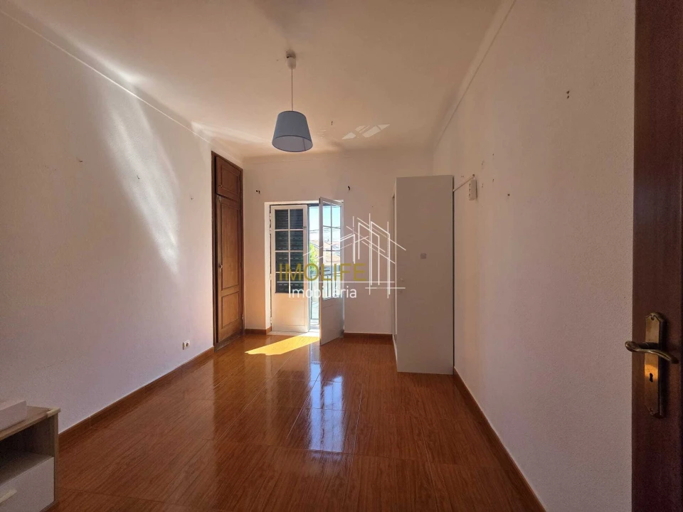 Apartamento T2 para Venda em Montargil Foto 16