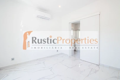 Moradia T2 para Venda em Loule (São Clemente)