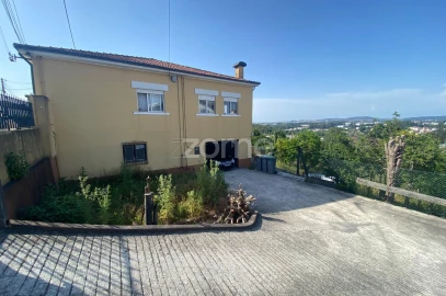 Moradia T4 para Venda em Pedroso e Seixezelo