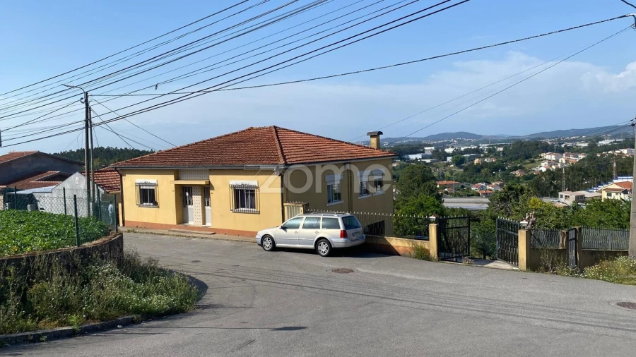 Moradia T4 para Venda em Pedroso e Seixezelo