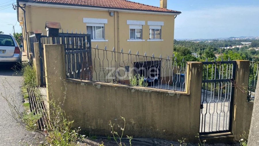 Moradia T4 para Venda em Pedroso e Seixezelo