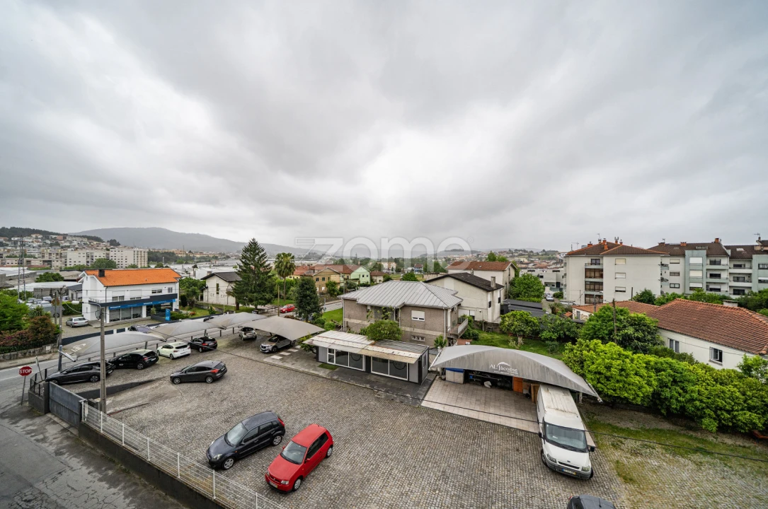 Apartamento T3 para Venda em Ferreiros e Gondizalves Foto 22