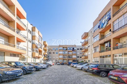 Apartamento T3 para Venda em Ferreiros e Gondizalves