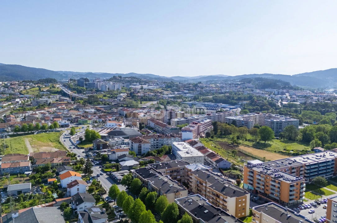 Apartamento T3 para Venda em Ferreiros e Gondizalves Foto 29