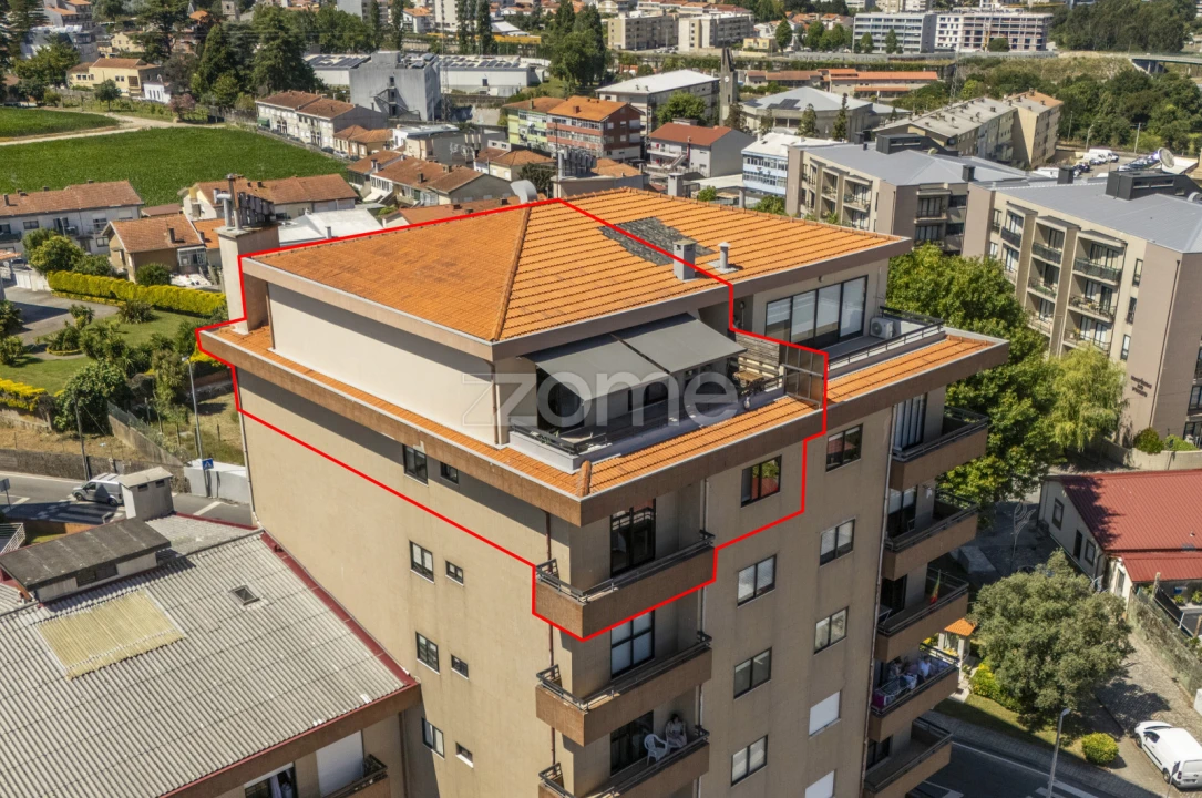 Apartamento T4 para Venda em Rio Tinto Foto 2