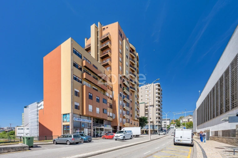 Apartamento T3 para Venda em São João da Madeira Foto 44